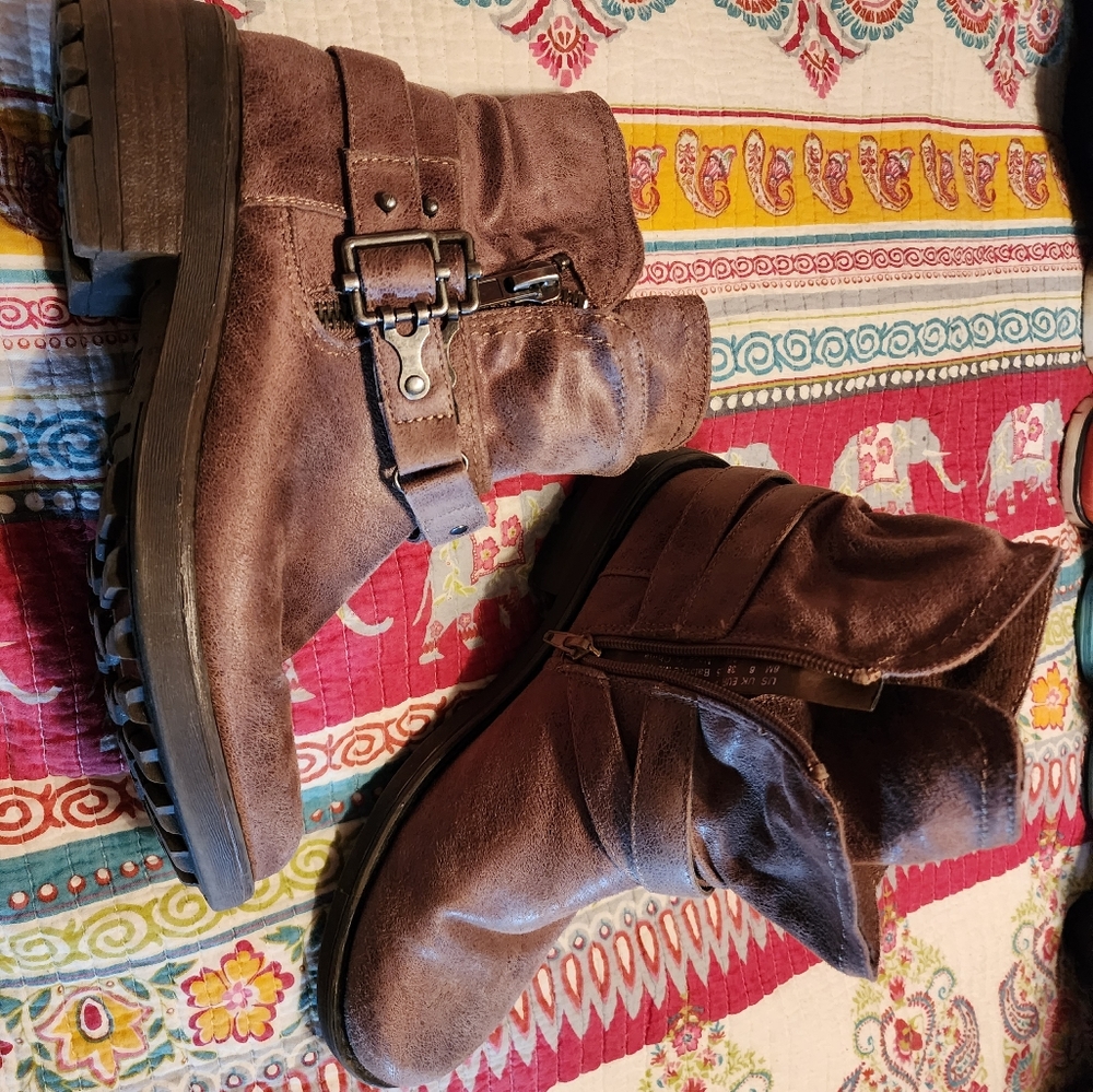 Carlos Santana Boots